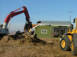 crane-taking-building-down